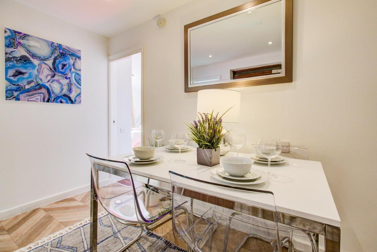 3-Bedroom, 3-Baths Apartment In Super Posh Marylebone, Central London, W1 Extérieur photo